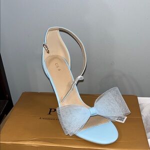 Chic Light Blue Bow Heels